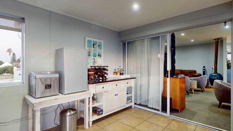 6 Bedroom Property for Sale in Country Club Western Cape